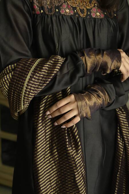 Shorshe Clothing_Purple Handloom Cotton Embroidery Sameena Stripe Woven Dupatta_at_Aza_Fashions