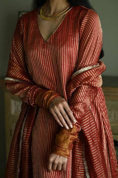 Shorshe Clothing_Red Handloom Cotton Embroidery Sameena Woven Dupatta _Online_at_Aza_Fashions