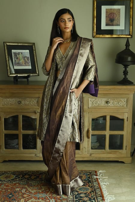 Shorshe Clothing Wave Border Woven Saree 