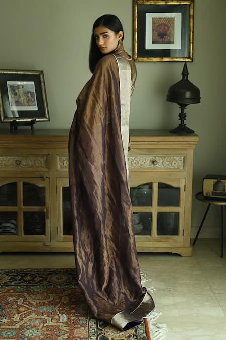 Buy_Shorshe Clothing_Purple Handloom Cotton Wave Border Woven Saree