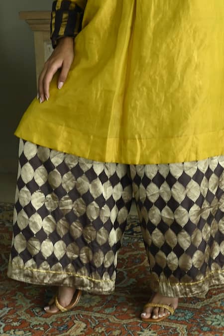 Buy_Shorshe Clothing_Yellow Handloom Cotton Zeenat Sleeve Embroidered Kurta And Woven Palazzo Set 