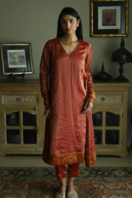 Buy_Shorshe Clothing_Red Chanderi, Handloom Cotton Anu Stripe Pattern Kurta With Cigarette Pant 