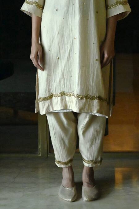 Shorshe Clothing Beige Chanderi Embroidery, Sequins Bandeau Neck Chitkan Kurta With Salwar at Aza Fashions Shorshe Clothing_Beige Chanderi Embroidery, Sequins Bandeau Neck Chitkan Kurta With Salwar_at_Aza_Fashions