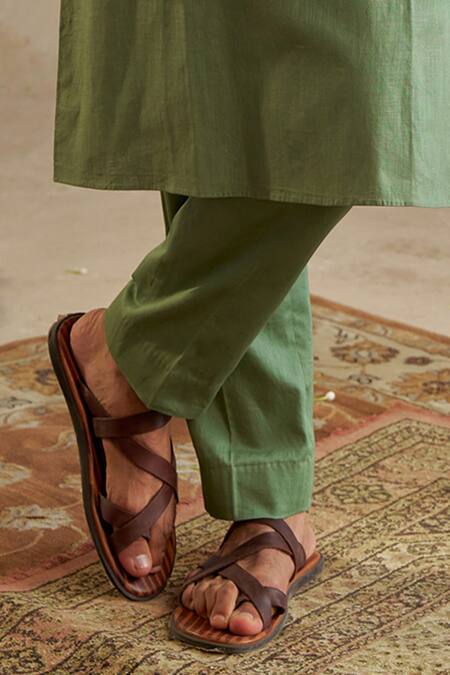 Chhavvi Aggarwal_Green Linen, Cotton Solid Kurta With Pant _Online_at_Aza_Fashions
