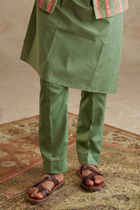 Chhavvi Aggarwal_Green Cotton, Crepe, Linen Embroidery Geometric Floral Kurta Set With Bundi _Online_at_Aza_Fashions