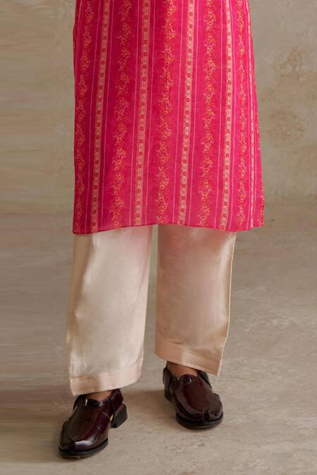 Chhavvi Aggarwal_Pink Crepe, Cotton Embroidery Geometric Floral Print Kurta And Pant Set _Online_at_Aza_Fashions