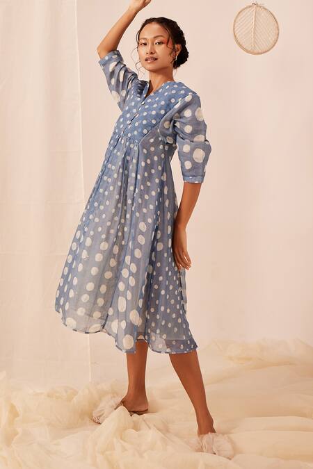 EK Katha_Blue Kota Doriya Printed Batik Notched Midi Dress _Online_at_Aza_Fashions