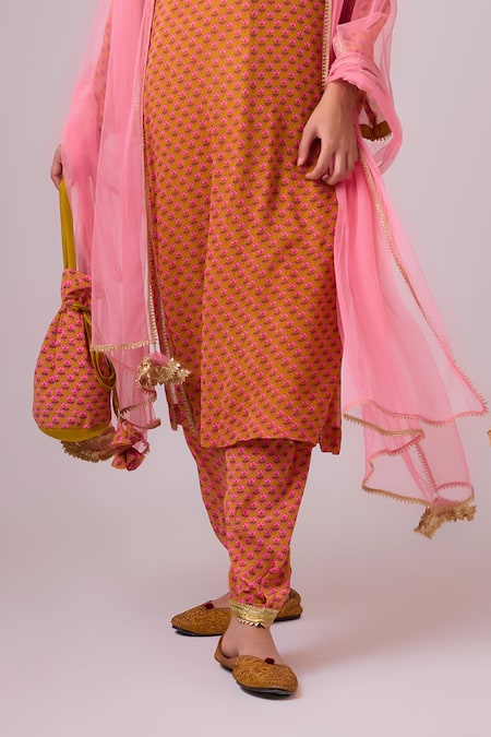 Nikasha Peach Georgette Gota Patti, Beads, Tassels V-neck Floral Embroidered Kurta Set Online at Aza Fashions Nikasha_Peach Georgette Gota Patti, Beads, Tassels V-neck Floral Embroidered Kurta Set _Online_at_Aza_Fashions