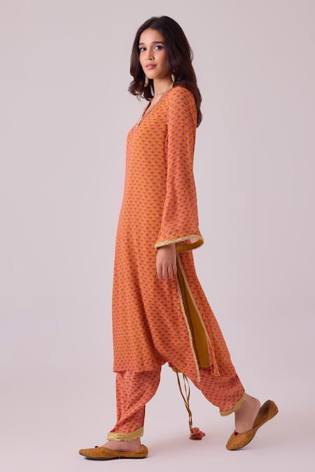 Buy Nikasha Peach Georgette Gota Patti, Beads, Tassels V-neck Floral Embroidered Kurta Set Buy_Nikasha_Peach Georgette Gota Patti, Beads, Tassels V-neck Floral Embroidered Kurta Set