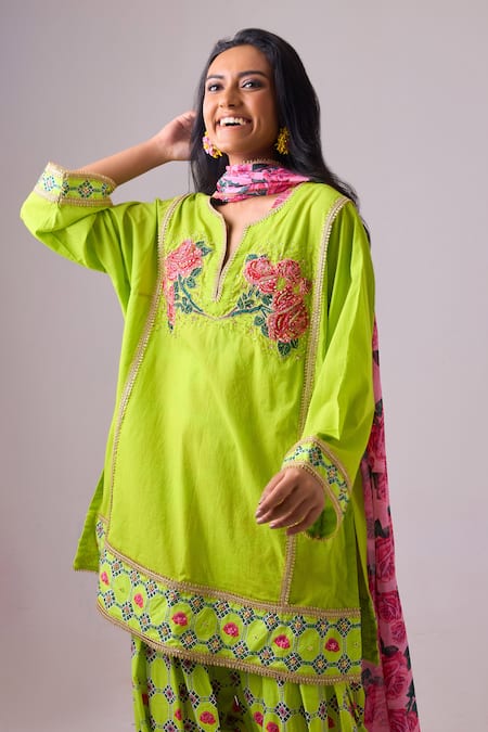 Nikasha Green Georgette, Cotton Sequins, Embroidery Split V-neck Gul Applique Kurta Set Online at Aza Fashions Nikasha_Green Georgette, Cotton Sequins, Embroidery Split V-neck Gul Applique Kurta Set _Online_at_Aza_Fashions