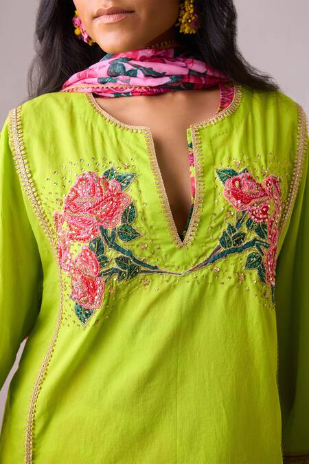 Shop Nikasha Green Georgette, Cotton Sequins, Embroidery Split V-neck Gul Applique Kurta Set Online at Aza Fashions Shop_Nikasha_Green Georgette, Cotton Sequins, Embroidery Split V-neck Gul Applique Kurta Set _Online_at_Aza_Fashions