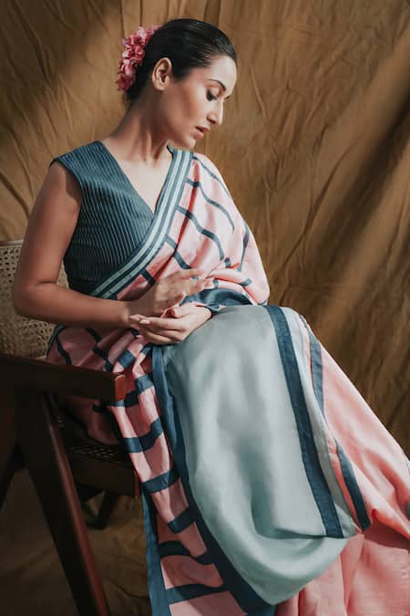 Bihart Rangsaaz Stripe Pattern Saree With Blouse 