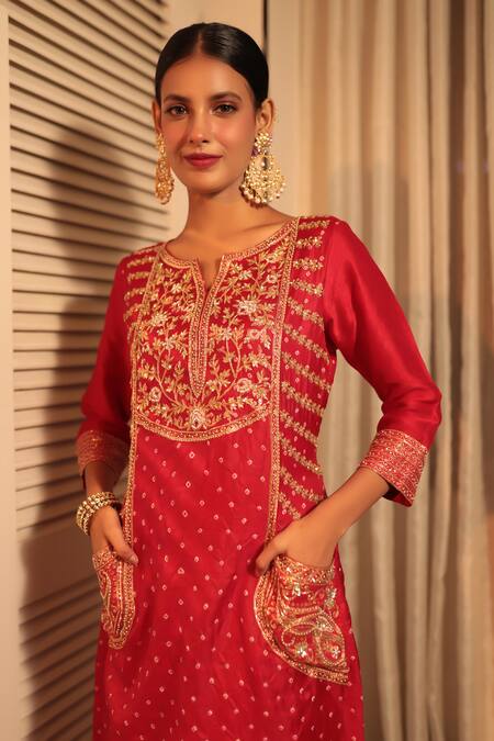 Buy_Bandhani_Red Silk Zari, Embroidery Split V-neck Zardosi Straight Kurta With Pant _Online_at_Aza_Fashions