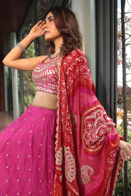 Bandhani_Pink Silk, Tulle Pearls, Embroidery Scoop Neck Floral Bandhani Lehenga Set _Online_at_Aza_Fashions
