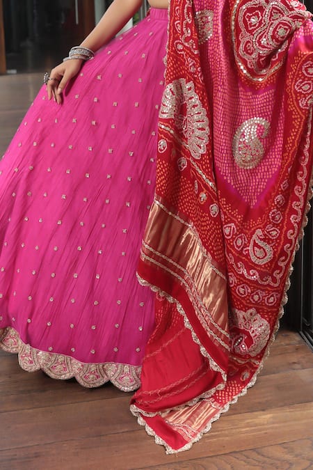 Buy_Bandhani_Pink Silk, Tulle Pearls, Embroidery Scoop Neck Floral Bandhani Lehenga Set _Online_at_Aza_Fashions