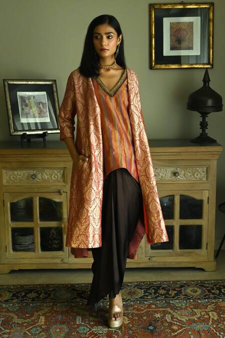 Buy_Shorshe Clothing_Purple Handloom Cotton Sequins, Beads V-neck Oonch Neech Kurta And Cowl Skirt Set 