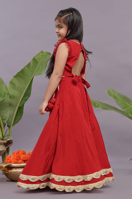 Shop LA Dee DA Red Bamberg Silk Embroidery Floral Bloom Blouse With Lehenga at Aza Fashions Shop_LA Dee DA_Red Bamberg Silk Embroidery Floral Bloom Blouse With Lehenga _at_Aza_Fashions