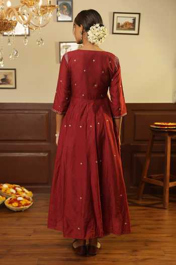 Buy_ASRUMO_Maroon Chanderi Gota Patti, Zari Round Neck Embroidered Anarkali Set _Online_at_Aza_Fashions