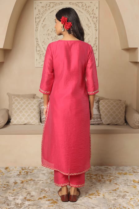 ASRUMO Gota Patti Embroidered Kurta Set 