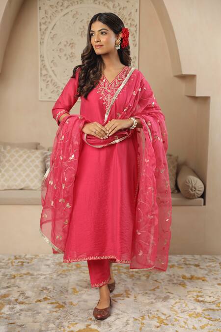 Shop_ASRUMO_Fuchsia Chanderi Gota Patti V-neck Embroidered Kurta Set _Online_at_Aza_Fashions