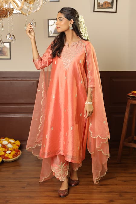 ASRUMO Placement Zari Embroidered Kurta Pant Set 