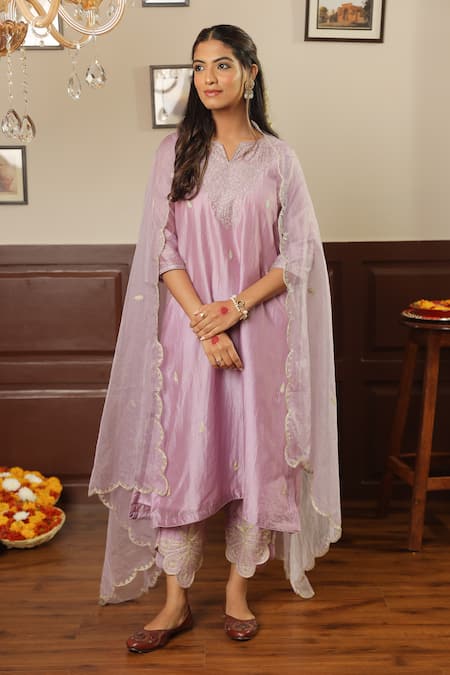 ASRUMO Placement Zari Embroidered Kurta Set 