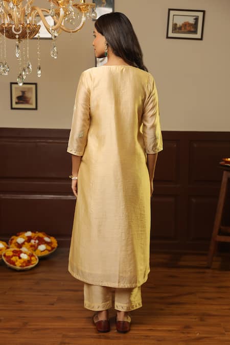 ASRUMO Gota Jaal Embroidered Kurta Pant Set 