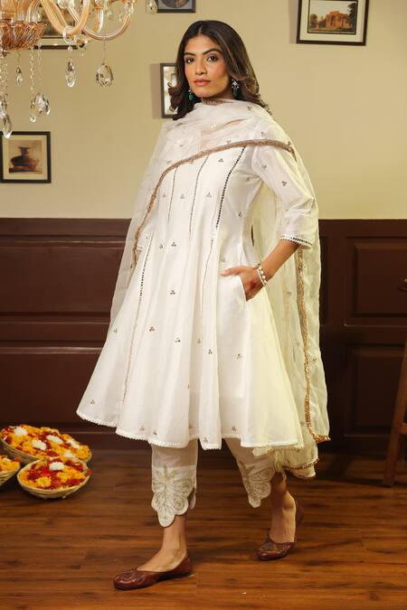 Buy ASRUMO White Chanderi, Cotton Mirrors, Gota Patti, Embroidery Tara Anarkali Set Buy_ASRUMO_White Chanderi, Cotton Mirrors, Gota Patti, Embroidery Tara Anarkali Set