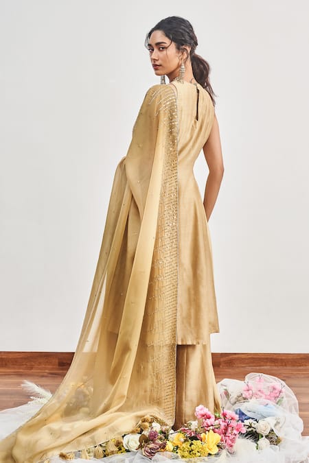 Disha Muchhala Zardosi & Pearl Embroidered Kurta Pant Set 