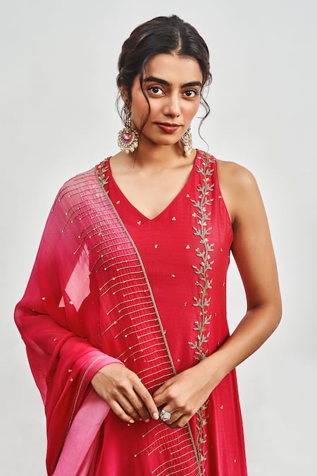 Disha Muchhala_Pink Chanderi, Satin Organza, Lining Buttercrepe And Embroidered Kurta Pant Set _Online_at_Aza_Fashions