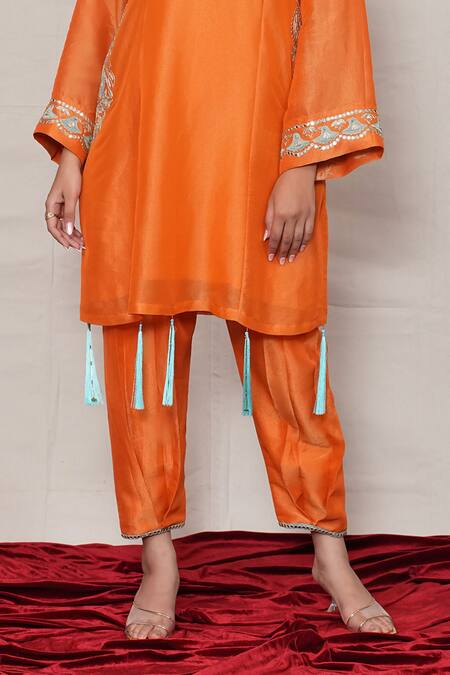 Jyoti Bansal_Orange Tissue Mirrors, Zari Round Neck Placement Embroidered Kurta And Salwar Set _Online_at_Aza_Fashions