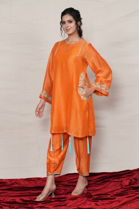 Buy_Jyoti Bansal_Orange Tissue Mirrors, Zari Round Neck Placement Embroidered Kurta And Salwar Set _Online_at_Aza_Fashions
