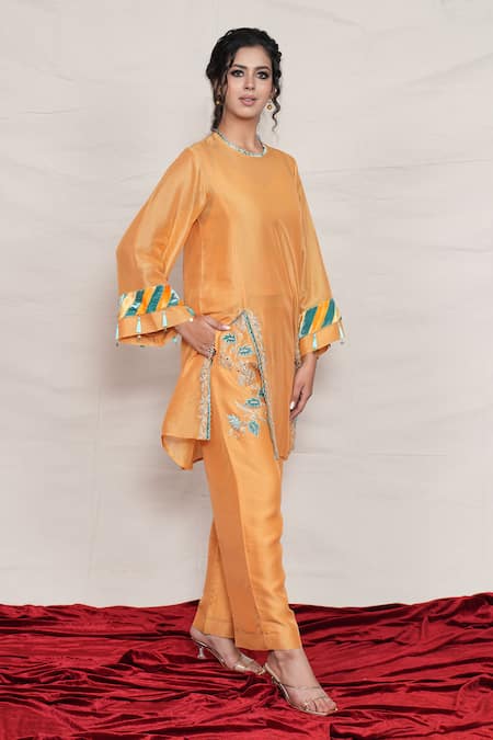 Buy_Jyoti Bansal_Yellow Tissue, Silk Mirrors, Zari Thread Placement Embroidered Kurta And Pant Set _Online_at_Aza_Fashions
