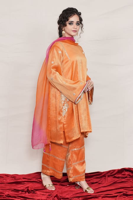 Buy_Jyoti Bansal_Orange Organza Mirrors, Zari, Embroidery Round Neck Floral Sleeve Kurta Set _Online_at_Aza_Fashions