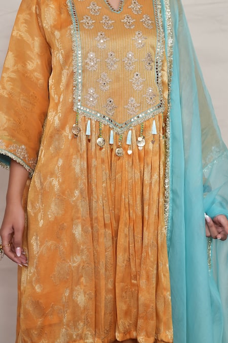 Buy_Jyoti Bansal_Yellow Tissue, Crepe, Organza Embroidery, Zari, Mirrors Bouquet Woven Kurta Set _Online_at_Aza_Fashions