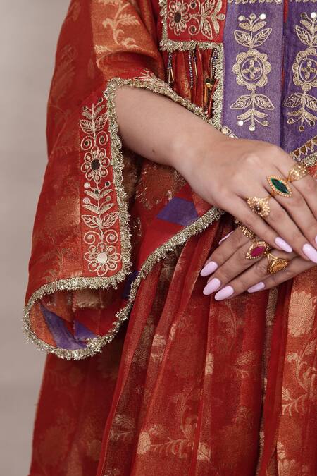 Buy_Jyoti Bansal_Red Tissue, Velvet, Organza Mirrors, Zari, Embroidery Floral Woven Kurta Set _Online_at_Aza_Fashions