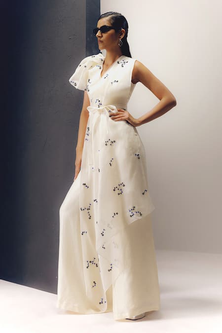 Shop Richa Khemka White Silk, Organza Beads V-neck Calla Lilly Embroidered Layered Jumpsuit at Aza Fashions Shop_Richa Khemka_White Silk, Organza Beads V-neck Calla Lilly Embroidered Layered Jumpsuit _at_Aza_Fashions