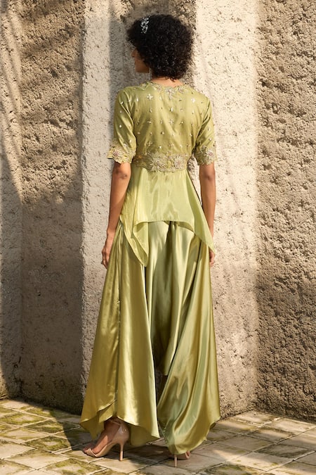 Shreeka Dapka Embroidered Asymmetric Peplum Kurta With Flowy Pant 