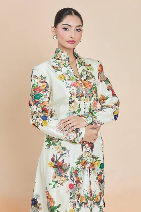 Anamika Khanna White Embroidery Floral Print Long Coat And Pant Set at Aza Fashions Anamika Khanna_White Embroidery Floral Print Long Coat And Pant Set_at_Aza_Fashions