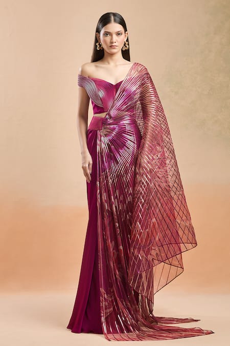 Buy_Amit Aggarwal_Fuchsia Silk, Chiffon Beads Sweetheart Neck Embellished Pre-draped Saree Set 