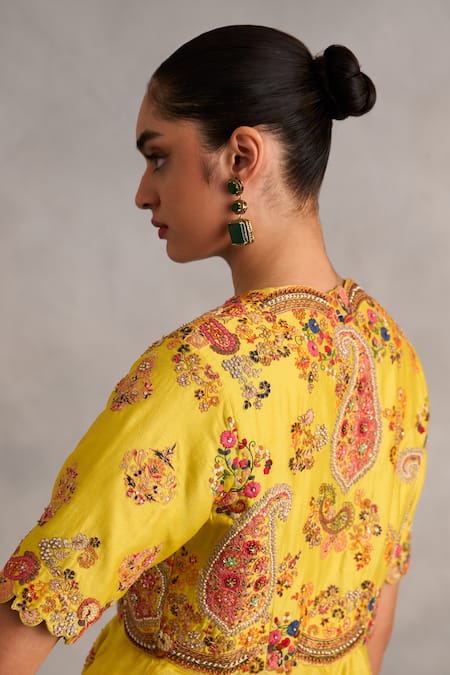 Buy_Petticoat Lane By Divya_Yellow Organza, Chanderi Pearls, Sequins Scoop Floral Paisley Peplum Kurta Set _Online_at_Aza_Fashions