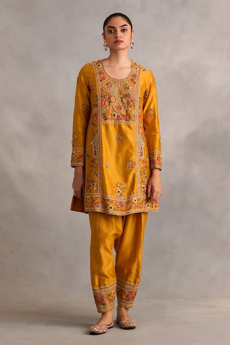 Petticoat Lane by Divya Yellow Chanderi Embroidered Thread Round Paisley Phiran Kurta With Salwar 