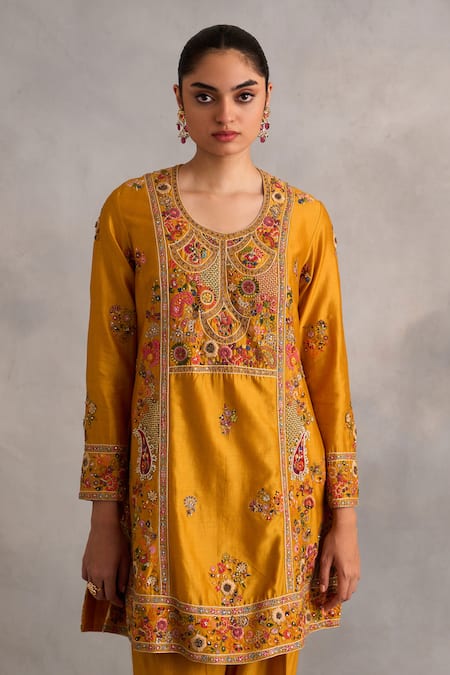 Buy_Petticoat Lane By Divya_Yellow Chanderi Sequins, Pearls, Embroidery Round Neck Phiran Kurta Set _Online_at_Aza_Fashions