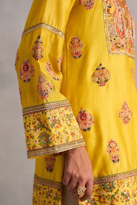 Shop_Petticoat Lane By Divya_Yellow Chanderi Beads, Embroidery Split V-neck Pista Green Kurti Set _Online_at_Aza_Fashions