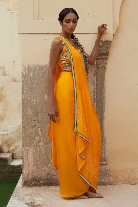 Pink City By Sarika_Yellow Silk Applique, Embroidery Scoop Neck Paisley Blouse And Pick Up Skirt Set _Online_at_Aza_Fashions