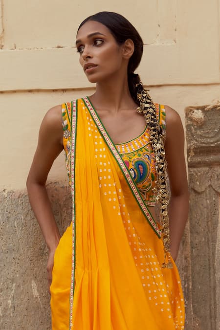 Buy_Pink City By Sarika_Yellow Silk Applique, Embroidery Scoop Neck Paisley Blouse And Pick Up Skirt Set _Online_at_Aza_Fashions