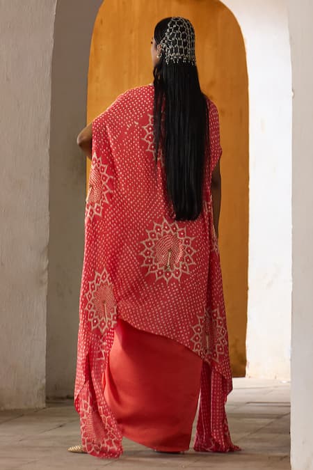 Pink City By Sarika Surajmukhi Draped Skirt Set With Cape 
