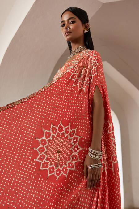 Shop Pink City By Sarika Peach Silk Gota Patti, Metallic Thread, Surajmukhi Draped Skirt Set With Cape Online at Aza Fashions Shop_Pink City By Sarika_Peach Silk Gota Patti, Metallic Thread, Surajmukhi Draped Skirt Set With Cape _Online_at_Aza_Fashions