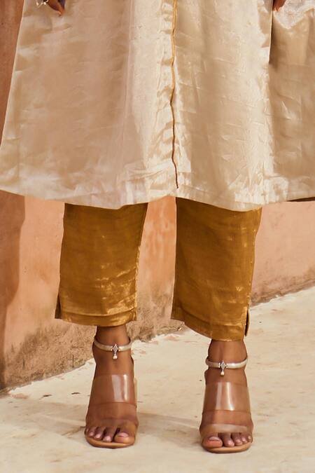 Buy Pink City By Sarika Silver Tissue Zari, Embroidery Round Sona Chandi Surajamukhi Kurta With Pant Online at Aza Fashions Buy_Pink City By Sarika_Silver Tissue Zari, Embroidery Round Sona Chandi Surajamukhi Kurta With Pant _Online_at_Aza_Fashions