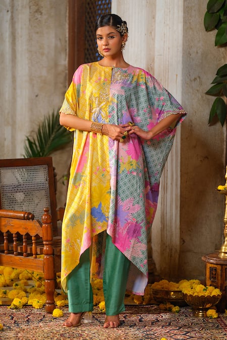 Anu Pellakuru Printed Asymmetric Tunic & Pant Set 